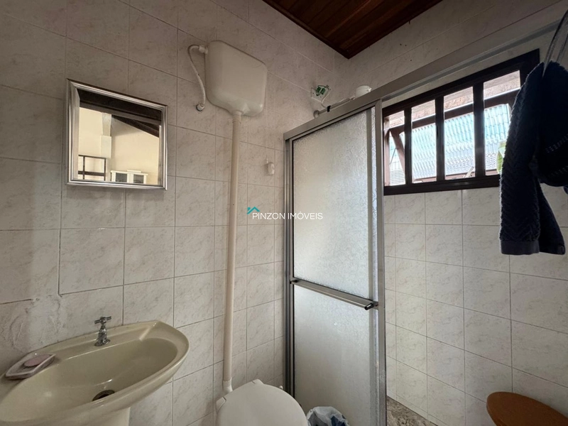 CASA COM PISCINA A 300 METROS DA PRAIA: 9ª foto da galeria de imagens do imóvel