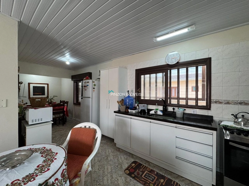 CASA COM PISCINA A 300 METROS DA PRAIA: 11ª foto da galeria de imagens do imóvel