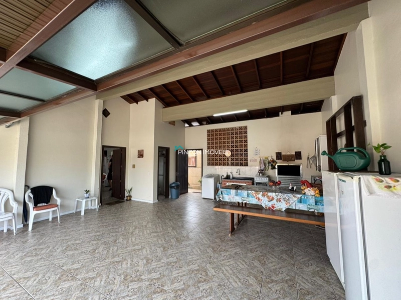 CASA COM PISCINA A 300 METROS DA PRAIA: 7ª foto da galeria de imagens do imóvel