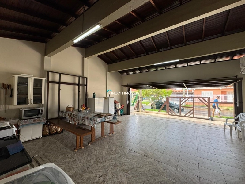 CASA COM PISCINA A 300 METROS DA PRAIA: 6ª foto da galeria de imagens do imóvel