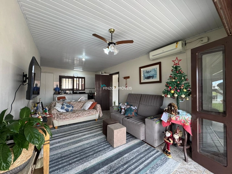 CASA COM PISCINA A 300 METROS DA PRAIA: 12ª foto da galeria de imagens do imóvel