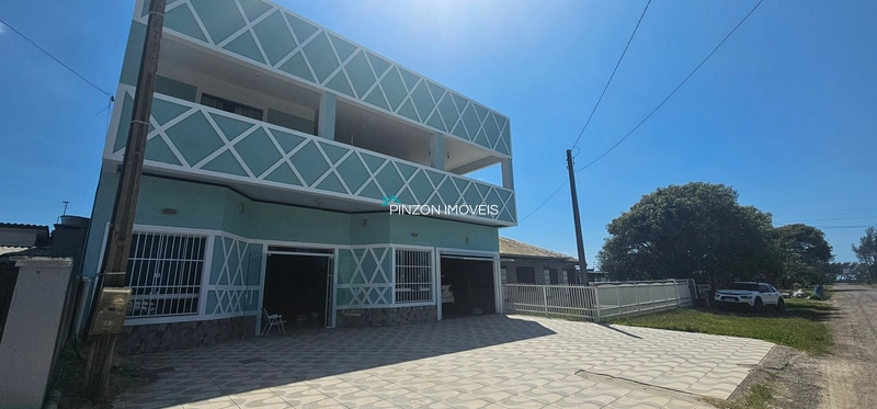 SOBRADO COM 03 SUÍTES A APENAS 400 METROS DO MAR EM ARROIO DO SAL!: 1ª foto da galeria de imagens do imóvel