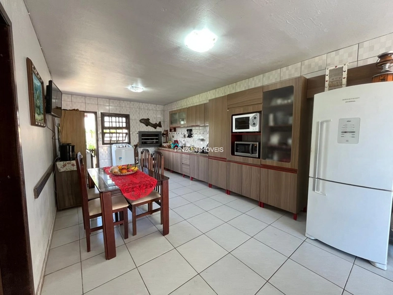 Sobrado a uma quadra do mar.: 15ª foto da galeria de imagens do imóvel