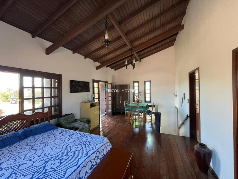 Sobrado a uma quadra do mar.: 21ª foto da galeria de imagens do imóvel