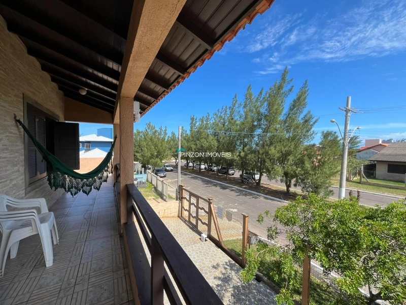 Sobrado a uma quadra do mar.: 19ª foto da galeria de imagens do imóvel