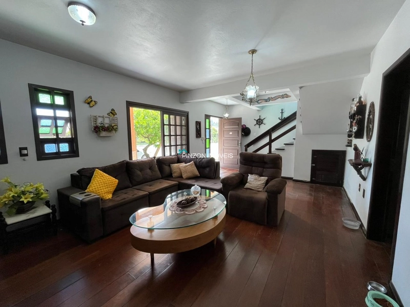 Sobrado a uma quadra do mar.: 6ª foto da galeria de imagens do imóvel