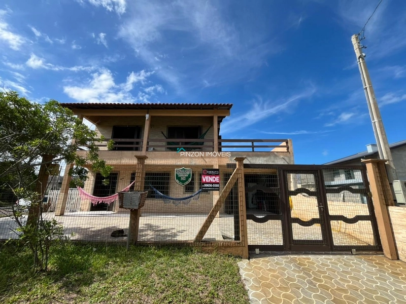 Sobrado a uma quadra do mar.: 2ª foto da galeria de imagens do imóvel