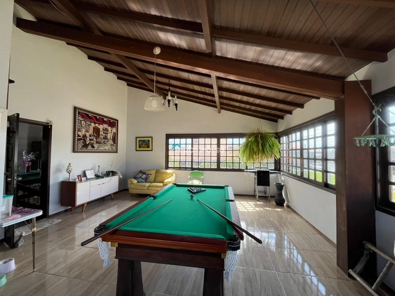 Sobrado a uma quadra do mar.: 9ª foto da galeria de imagens do imóvel