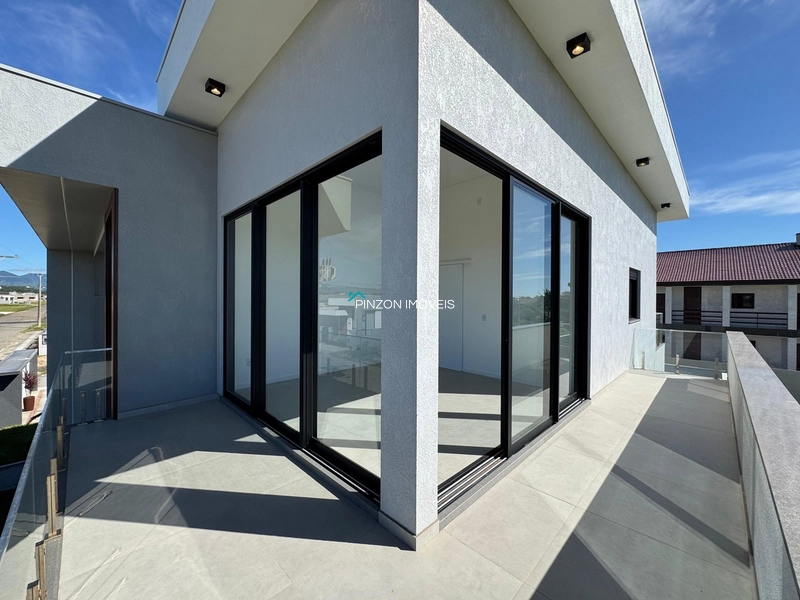 SOBRADO DE LUXO A APENAS 150 METROS DO MAR EM ARROIO DO SAL!: 26ª foto da galeria de imagens do imóvel