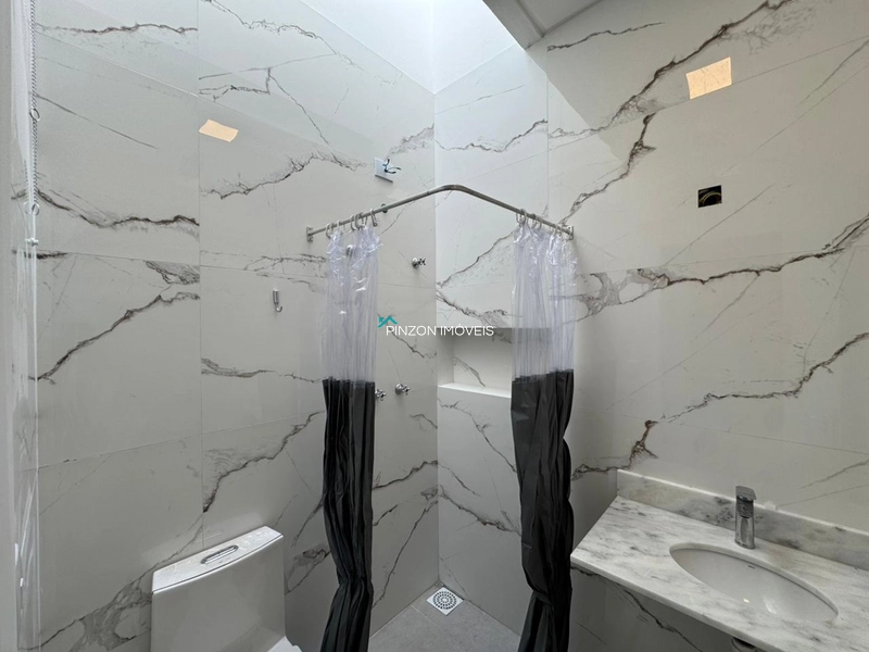 Casa a 250 metros da praia: 9ª foto da galeria de imagens do imóvel