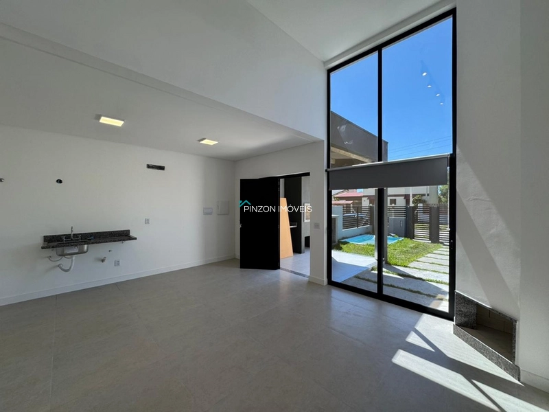 Casa a 250 metros da praia: 7ª foto da galeria de imagens do imóvel