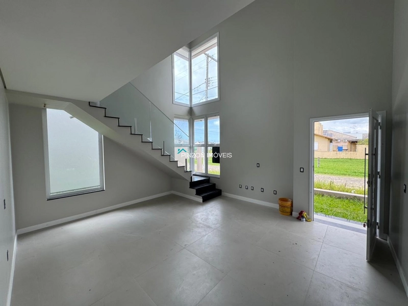 SOBRADO A 200 METROS DA PRAIA: 6ª foto da galeria de imagens do imóvel