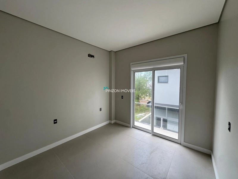 SOBRADO A 200 METROS DA PRAIA: 10ª foto da galeria de imagens do imóvel