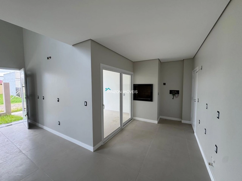 SOBRADO A 200 METROS DA PRAIA: 8ª foto da galeria de imagens do imóvel