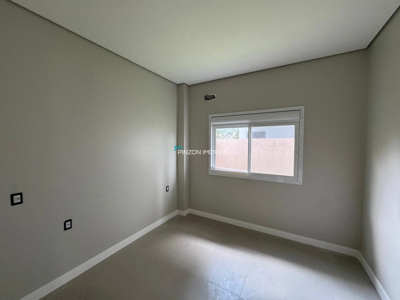 SOBRADO A 200 METROS DA PRAIA: 7ª foto da galeria de imagens do imóvel