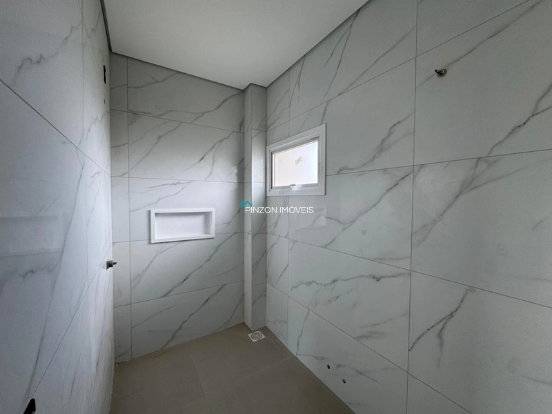 SOBRADO A 200 METROS DA PRAIA: 13ª foto da galeria de imagens do imóvel