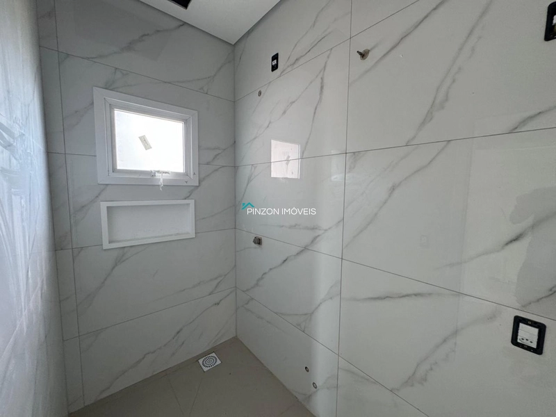 SOBRADO A 200 METROS DA PRAIA: 11ª foto da galeria de imagens do imóvel