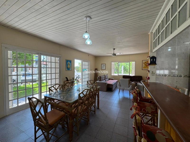 CASA COM PISCINA.: 15ª foto da galeria de imagens do imóvel