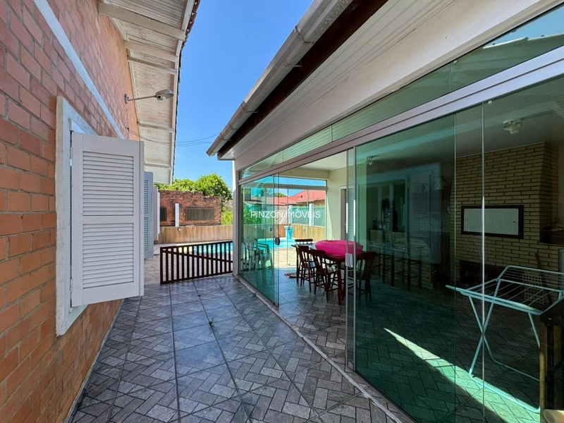 CASA COM PISCINA.: 20ª foto da galeria de imagens do imóvel