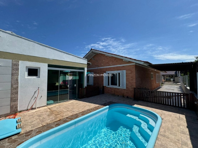 CASA COM PISCINA.: 7ª foto da galeria de imagens do imóvel