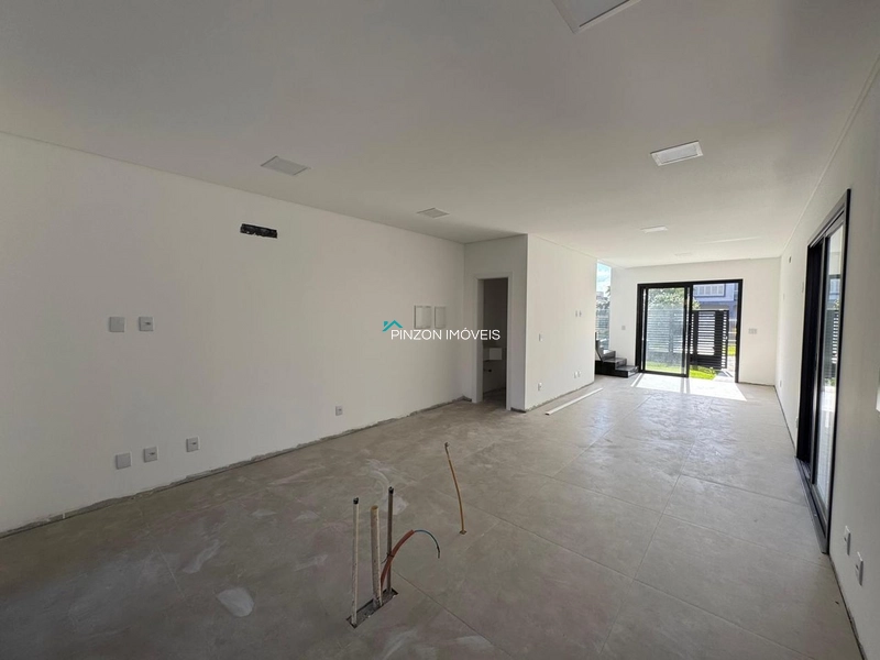 SOBRADO GEMINADO A 150M DA PRAIA: 6ª foto da galeria de imagens do imóvel