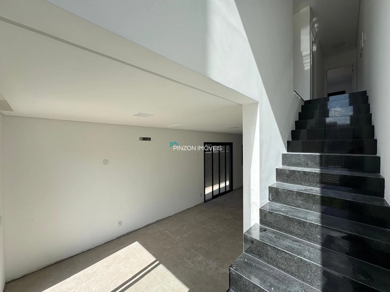 SOBRADO GEMINADO A 150M DA PRAIA: 9ª foto da galeria de imagens do imóvel