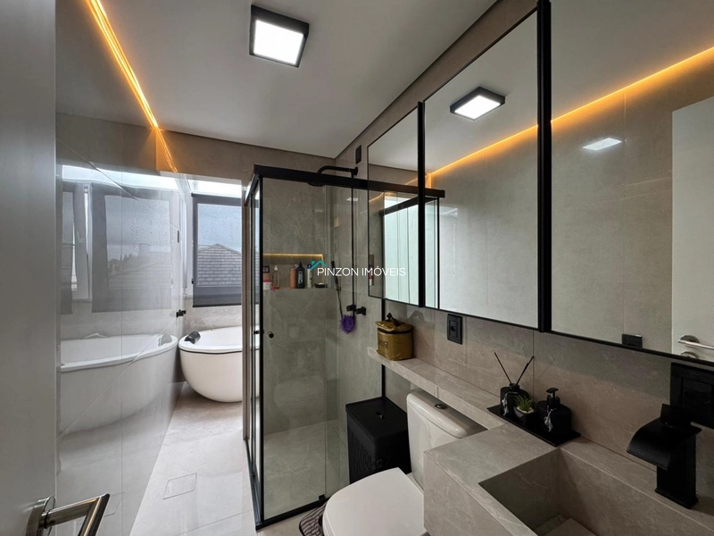 SOBRADO A 150 METROS DA PRAIA: 2ª foto da galeria de imagens do imóvel