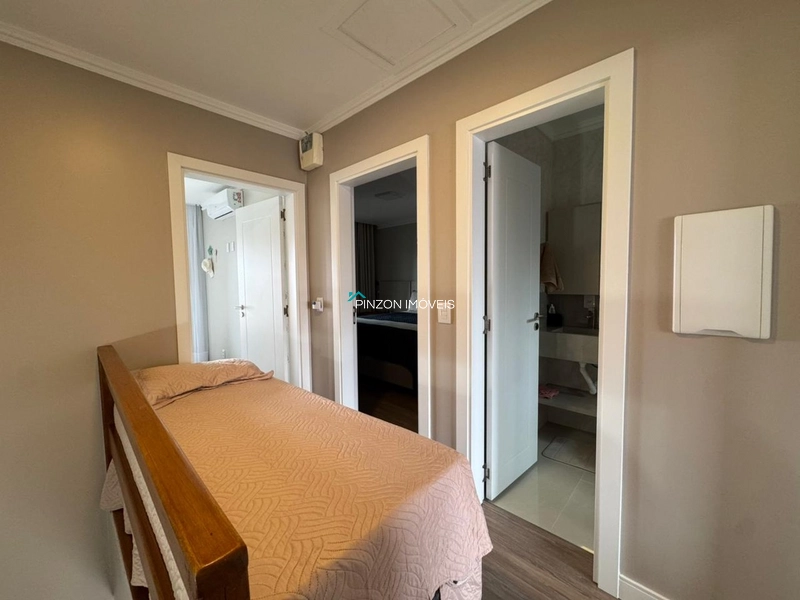 SOBRADO A 150 METROS DA PRAIA: 10ª foto da galeria de imagens do imóvel