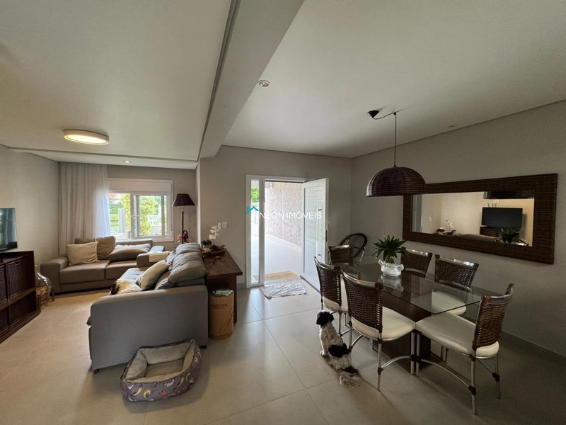 SOBRADO A 150 METROS DA PRAIA: 15ª foto da galeria de imagens do imóvel