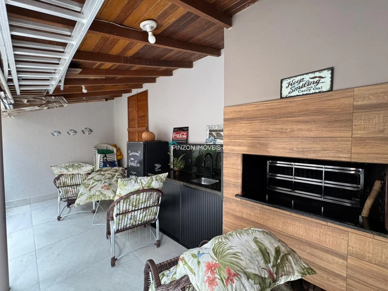 SOBRADO A 150 METROS DA PRAIA: 18ª foto da galeria de imagens do imóvel