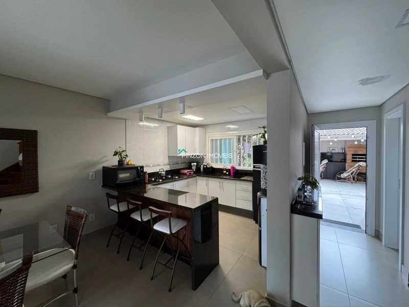 SOBRADO A 150 METROS DA PRAIA: 13ª foto da galeria de imagens do imóvel