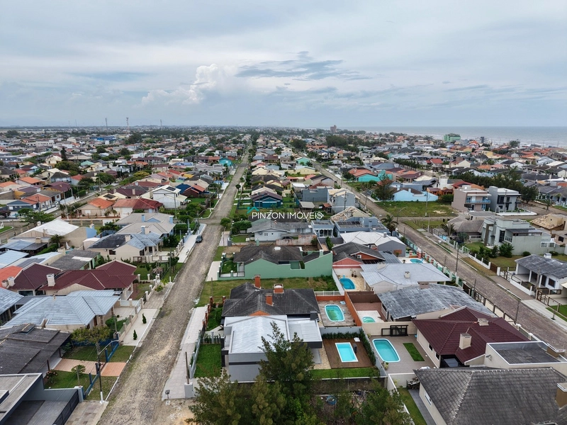 CASA COM PISCINA À 300 METROS DA PRAIA: 17ª foto da galeria de imagens do imóvel