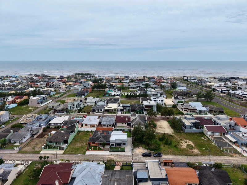 CASA COM PISCINA À 300 METROS DA PRAIA: 21ª foto da galeria de imagens do imóvel