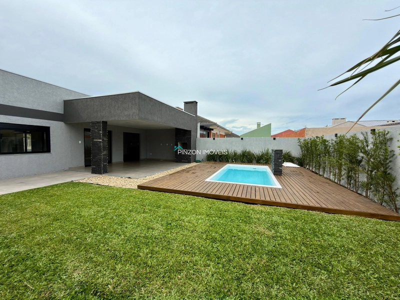 CASA COM PISCINA À 300 METROS DA PRAIA: 4ª foto da galeria de imagens do imóvel