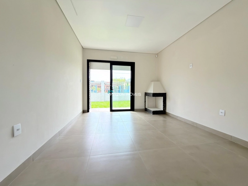 CASA COM PISCINA À 300 METROS DA PRAIA: 9ª foto da galeria de imagens do imóvel