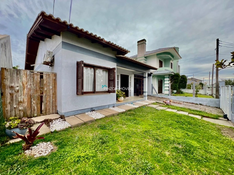 CASA A 100 METROS DA PRAIA EM ATLÂNTIDA SUL: 2ª foto da galeria de imagens do imóvel