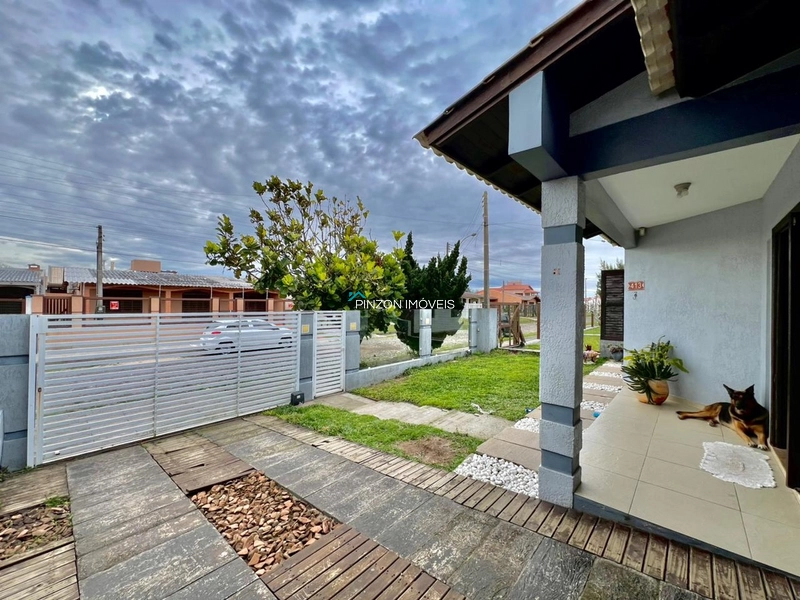 CASA A 100 METROS DA PRAIA EM ATLÂNTIDA SUL: 3ª foto da galeria de imagens do imóvel