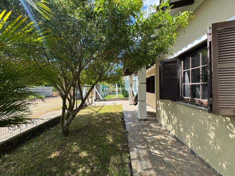 CASA A 250M DA PRAIA EM ATLÂNTIDA SUL: 3ª foto da galeria de imagens do imóvel