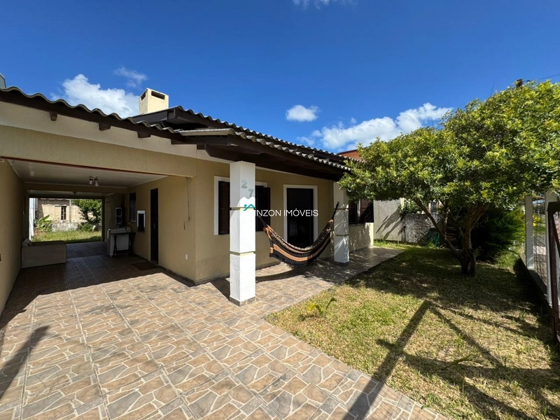 CASA A 250M DA PRAIA EM ATLÂNTIDA SUL