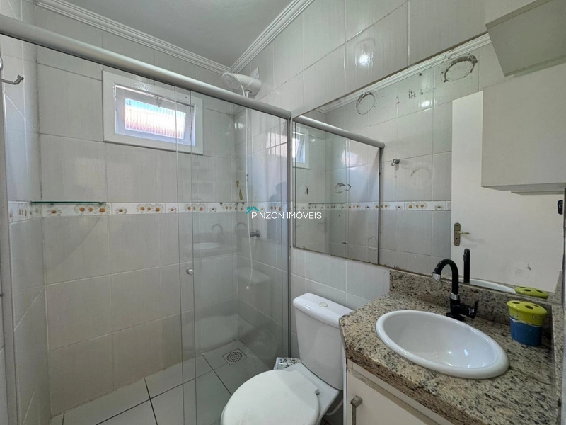 CASA A UMA QUADRA DA PRAIA: 20ª foto da galeria de imagens do imóvel