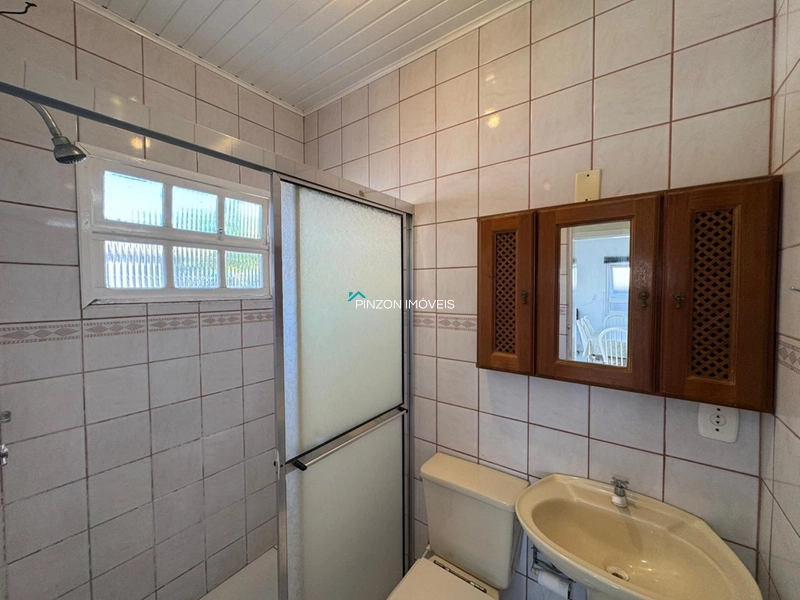 CASA A UMA QUADRA DA PRAIA: 15ª foto da galeria de imagens do imóvel