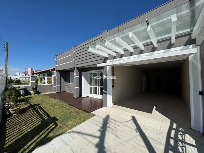 CASA A UMA QUADRA DA PRAIA