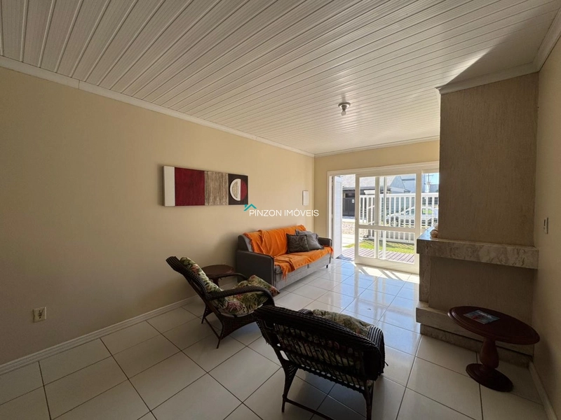 CASA A UMA QUADRA DA PRAIA: 7ª foto da galeria de imagens do imóvel