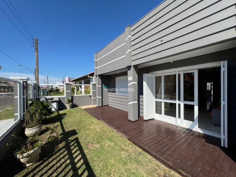 CASA A UMA QUADRA DA PRAIA: 3ª foto da galeria de imagens do imóvel