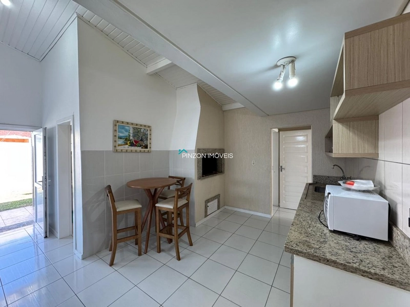 CASA A UMA QUADRA DA PRAIA: 12ª foto da galeria de imagens do imóvel