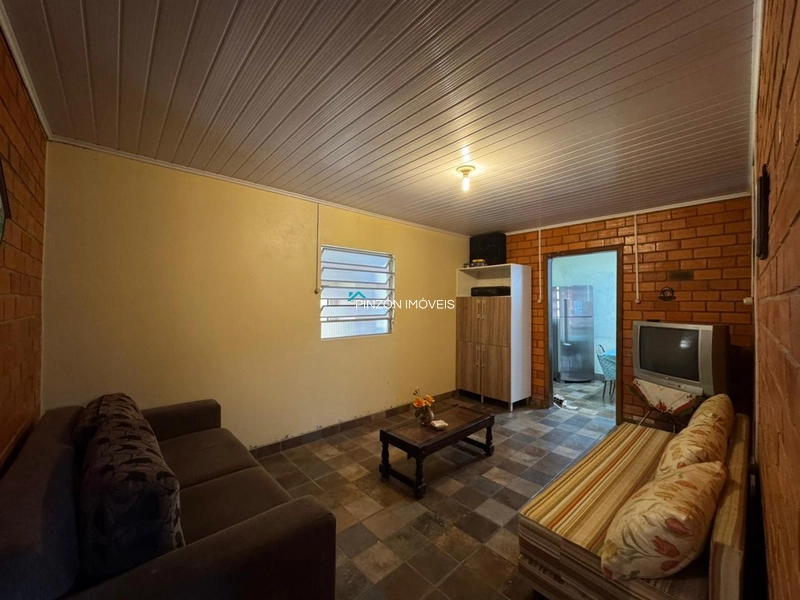 CASA A 300 METROS DA PRAIA EM ATLÂNTIDA SUL: 2ª foto da galeria de imagens do imóvel