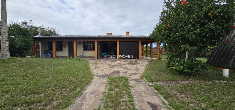 IMÓVEL COM DOIS TERRENOS A 100 METROS DO MAR EM ARROIO DO SAL: 1ª foto da galeria de imagens do imóvel