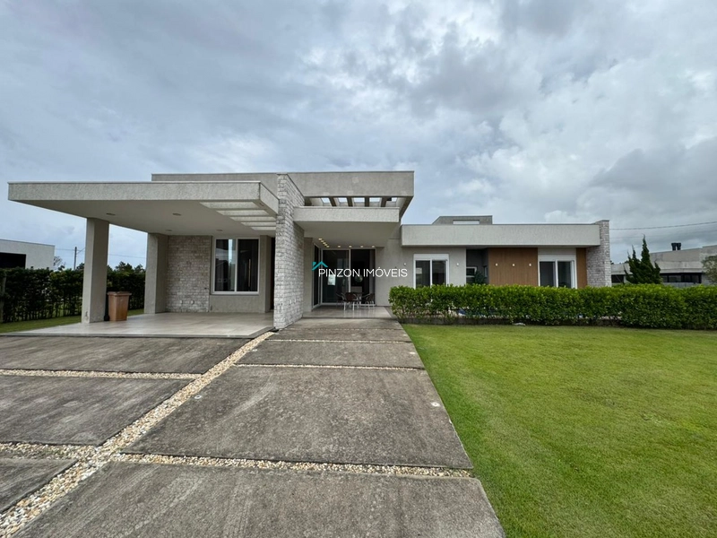 CASA ESPETACULAR EM CONDOMÍNIO - LAGOA DO PASSO