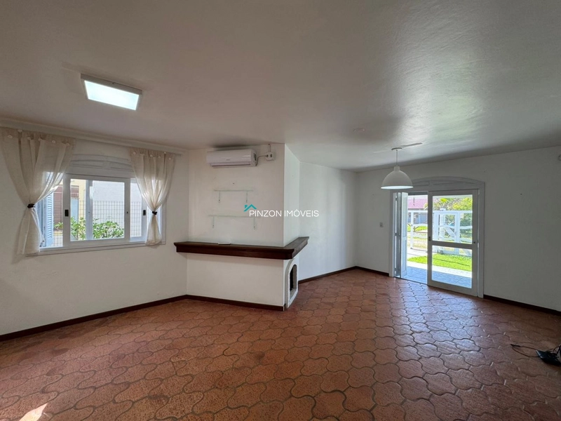 CASA A 250 METROS DA PRAIA EM MARIÁPOLIS: 4ª foto da galeria de imagens do imóvel