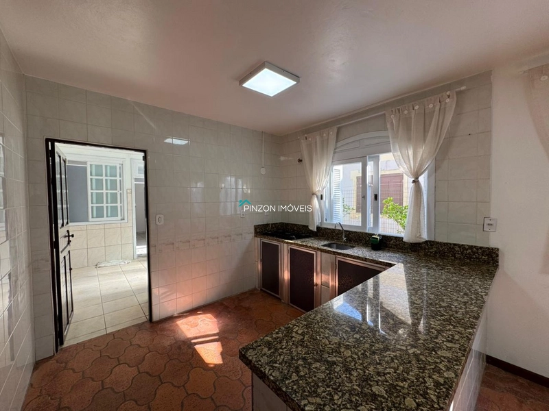 CASA A 250 METROS DA PRAIA EM MARIÁPOLIS: 6ª foto da galeria de imagens do imóvel